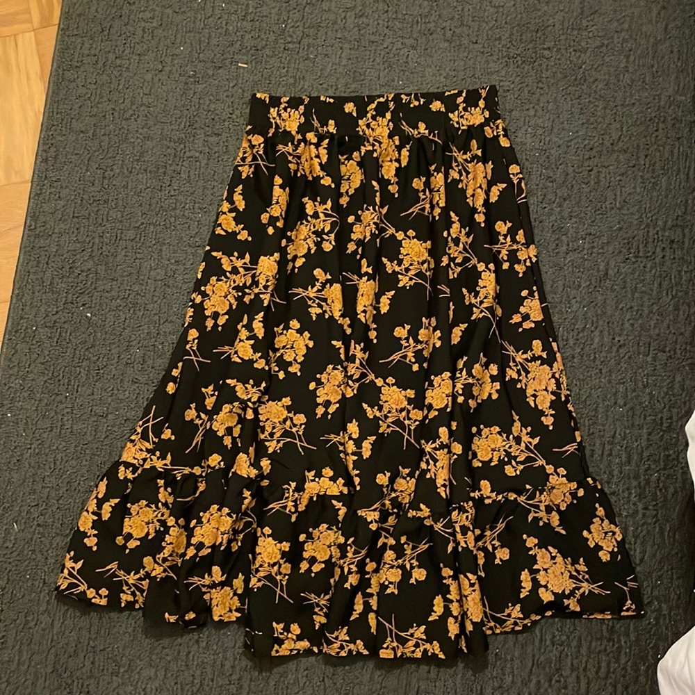 Black and gold skirt, Large